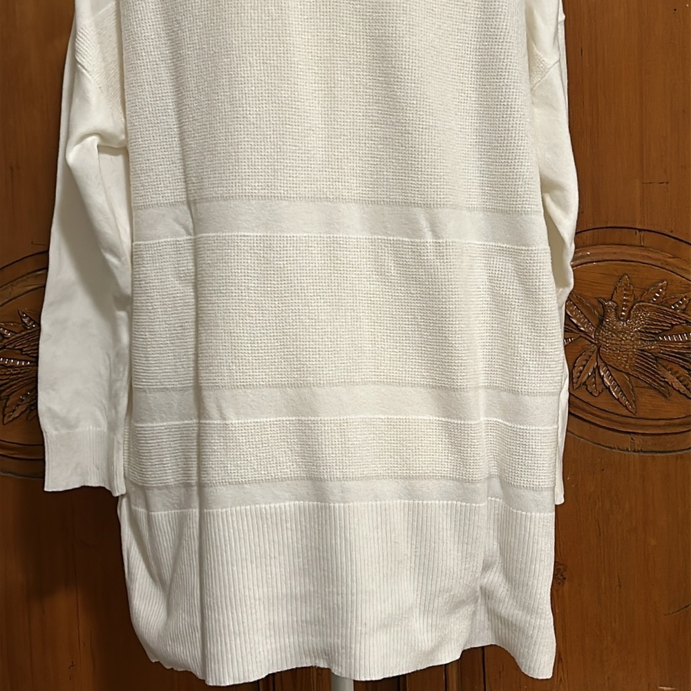 Chicos Zenergy Cashmere Blend Cowl Snap Detail Neckline. Size 2 - Picture 5 of 8